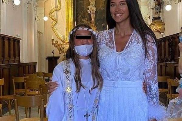 Ce reprezintă pentru catolici prima comuniune, eveniment la care Antonia a fost alături de fiica ei, Maya