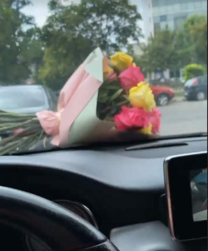 Simona Trașcă s-a blocat în mașină de frica agresorului său. Bărbatul voia să facă pace, întâmpinând-o cu un buchet de flori / VIDEO