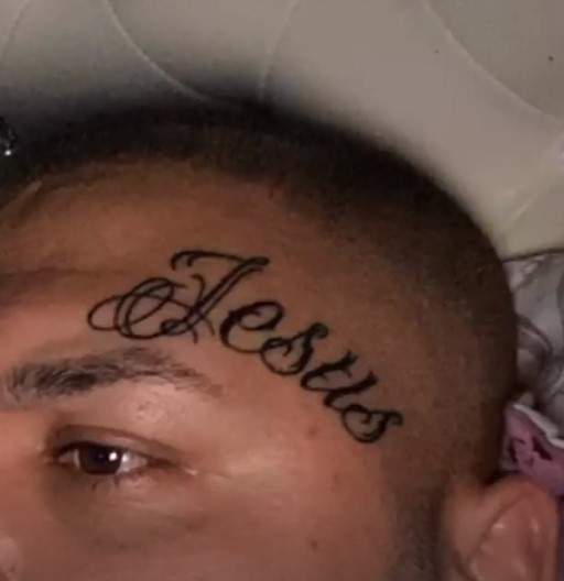 Dani Mocanu și-a tatuat ”Iisus” pe frunte. Manelistul, dovada supremă de iubire pentru Dumnezeu, după ce se pocăise / FOTO