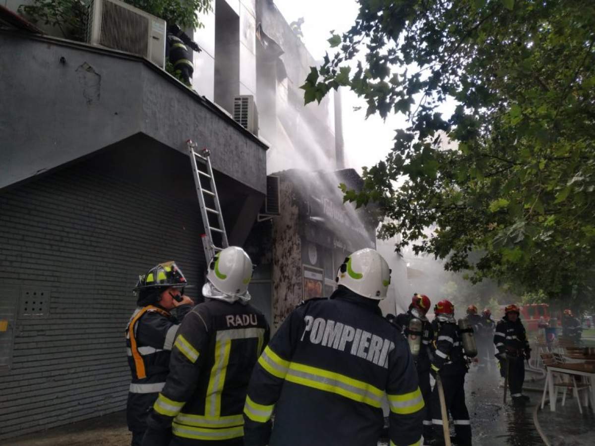 Incendiu puternic la Complexul Piața Delfinului din București. Pompierii intervin de urgență