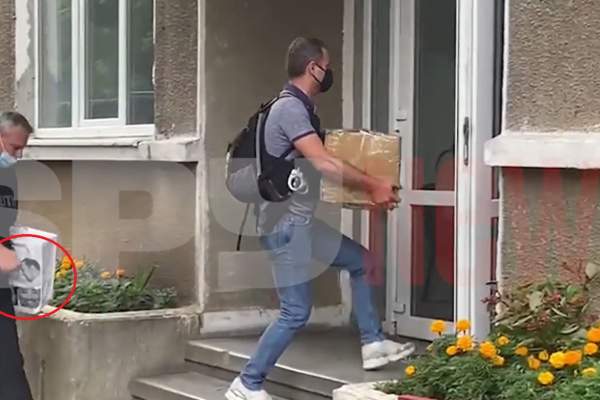 Detaliul uluitor surprins pe cutia cu probe adusă la sediul Poliției. Cu ce au plecat oamenii legii din casa lui Brigitte și Florin Pastramă / VIDEO