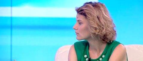 Florentina Soare la Antena 1, îmbrăcată în verde