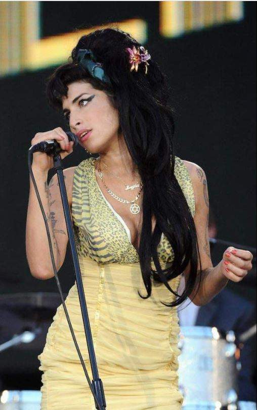 Zece ani de la decesul regretatei Amy Winehouse. Detalii neștiute despre viața artistei moarte la doar 27 de ani