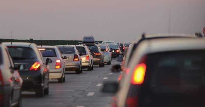 Accident cu 3 autoturisme pe Autostrada A2. În urma impactului au rezultat două victime