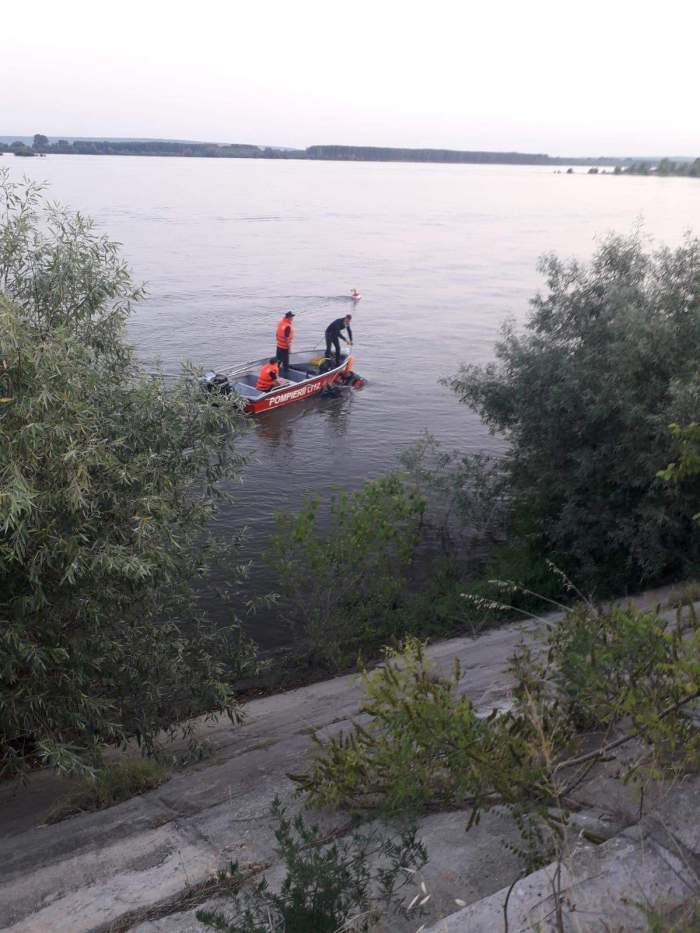 Tânărul de 21 de ani dispărut pe Dunăre după accidentul naval de ieri a fost găsit mort: ”Nu știa să înoate, ceilalți se țineau de barcă”