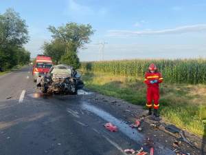 Accident grav în Mureș, seara trecută! O tânără de 21 ani a murit, după ce s-a izbit cu mașina într-un TIR