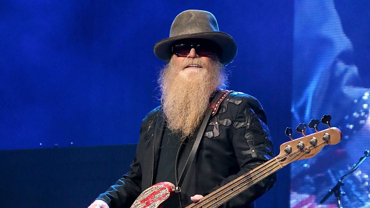 Cine a fost Dusty Hill, solistul ZZ Top care a murit la 72 de ani