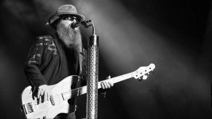 Cine a fost Dusty Hill, solistul ZZ Top care a murit la 72 de ani