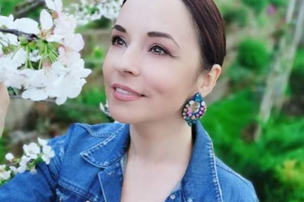 Andreea Marin, ipostază romantică alături de iubitul cu 11 ani mai tânăr. Ce declarație i-a făcut vedeta lui Adrian Brîncoveanu: „Cu iubire” / FOTO