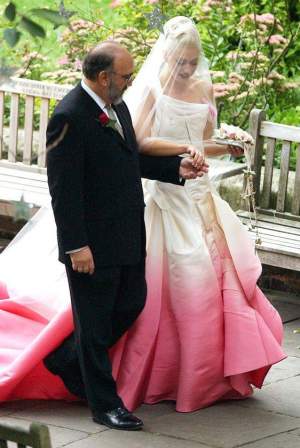 Gwen Stefani și Blake Shelton s-au căsătorit, după șase ani de relație. Cum a arătat celebra mireasă de 51 de ani / FOTO