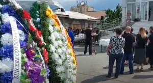 Iulian Atanasiu, tânărul mort în explozia de la Petromidia, a fost astăzi înmormântat. Zeci de oameni l-au condus pe ultimul drum