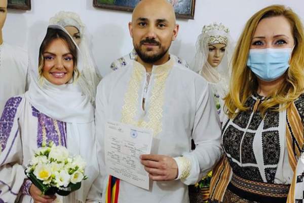 Emanuel Necatu, soțul Alexandrei Stan, declarație de dragoste pentru cântăreață. Cum s-au lăsat cei doi fotografiați pe malul mării