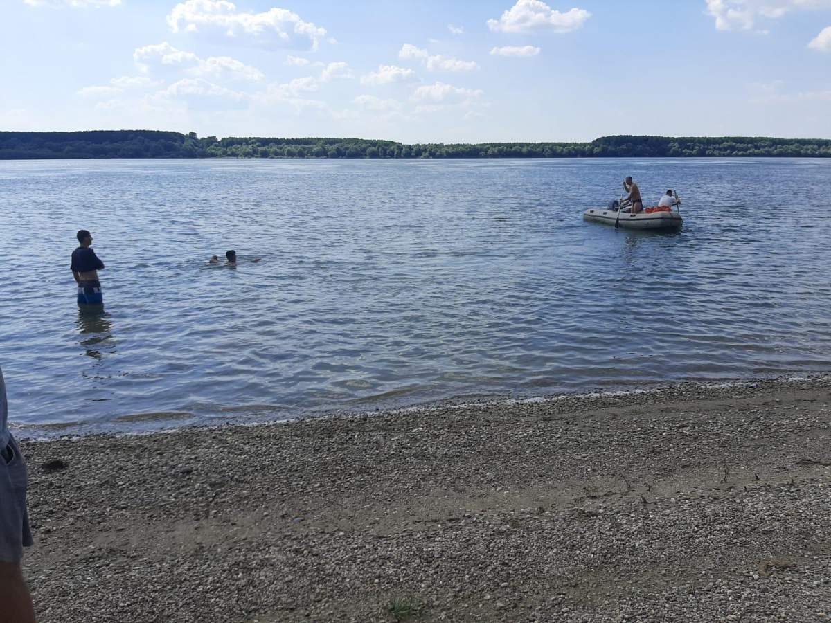 Adolescent de 17 ani, găsit fără suflare în apele Dunării. Băiatul fusese dat dispărut de 24 de ore