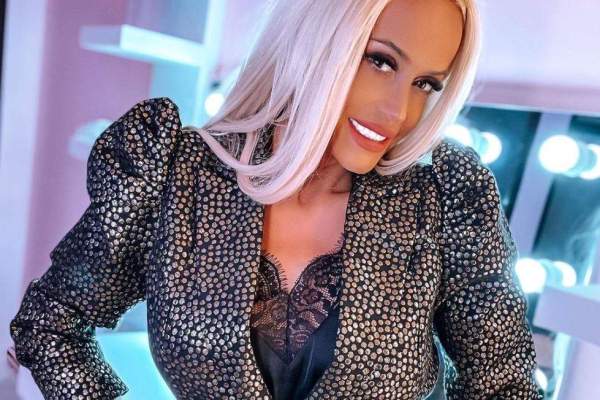 Anda Adam, cele mai tari poze în costum de baie, din vacanță