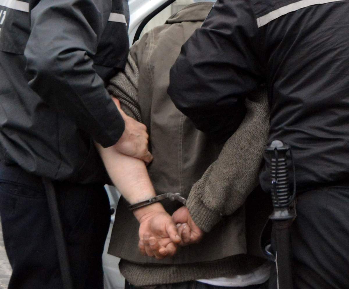 Un român a fost arestat în Spania de către autorități. Tânărul jefuiese opt restaurante în trei săptămâni