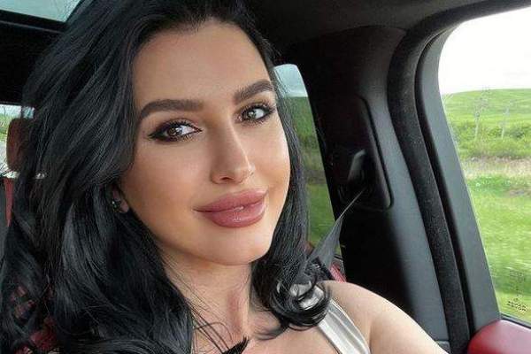 Mirela Banias de la Insula Iubirii este în doliu! O persoană foarte dragă din viața fostei concurente a murit chiar sub ochii ei: „Soartă crudă și nemiloasă”