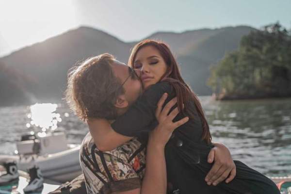 Cum va arată rochia de mireasă a lui Carmen Grebenișan. Vloggerița a pus la punct detaliile nunții cu Alex Militaru: ”O să fiu o prințesă” / FOTO