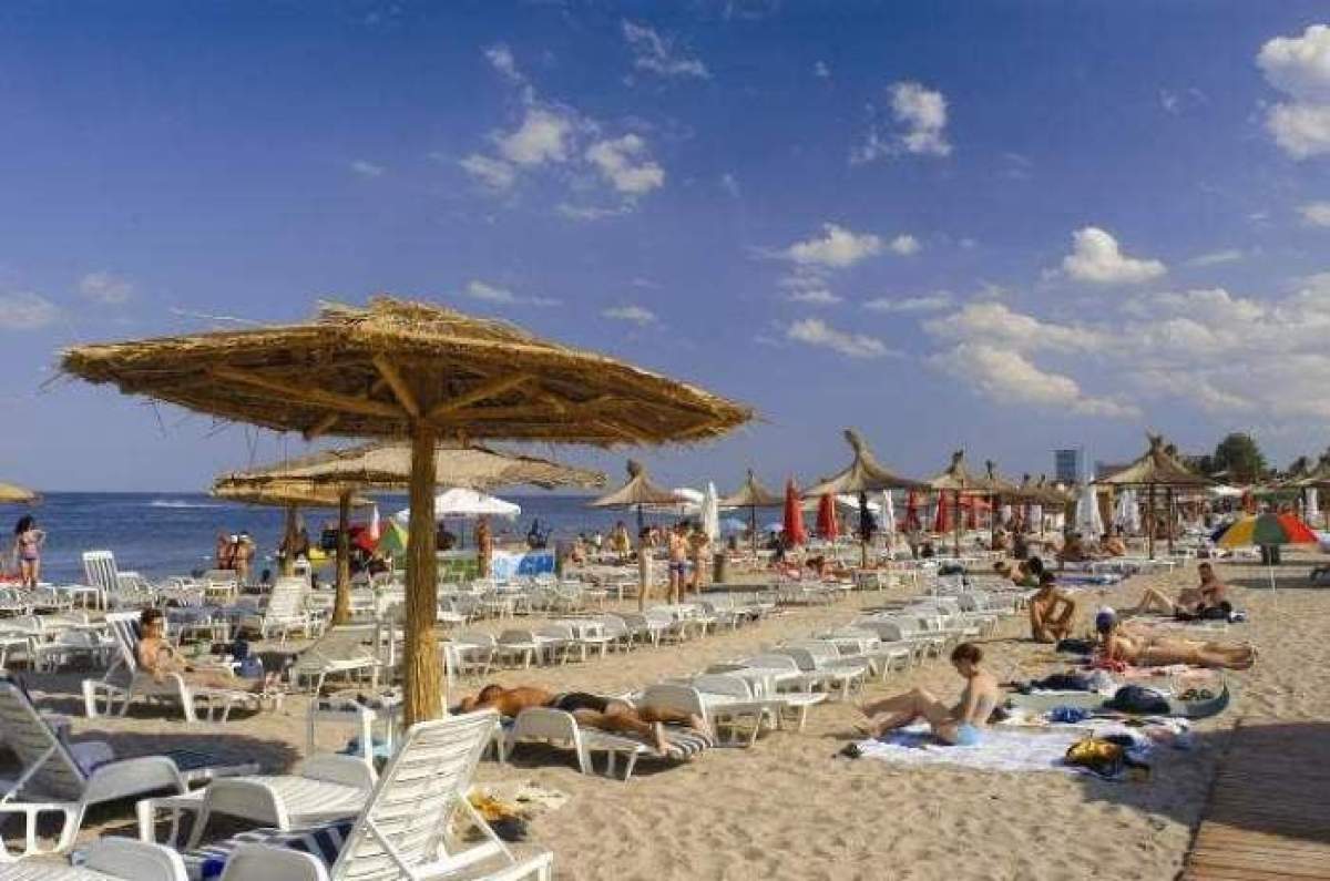 Prețuri uriașe în statiunea Mamaia! Cât trebuie să plătească un turist pentru închirierea unui sezlong