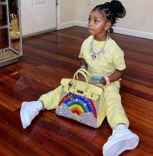 Cardi B, cadou de aproape 50.000 de dolari pentru fiica sa. Cum arată geanta făcută pe comandă pentru micuță / FOTO