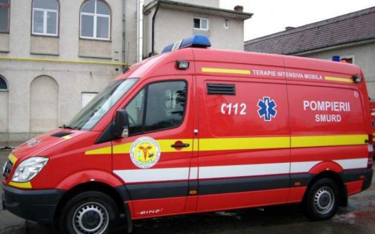 Adolescent de 15 ani, electrocutat după ce s-a urcat pe un vagon de marfă în Neamț. Băiatul a fost transport de urgență la spital