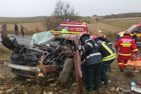 Accident șocant în Suceava. Doi tineri au murit, iar alți trei au ajuns în stare gravă la spital