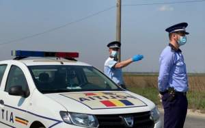 Doi tineri au fost loviți de un taximetrist pe trecerea de pietoni, la Făgăraș. Victimele au fost transportate de urgență la spital / FOTO