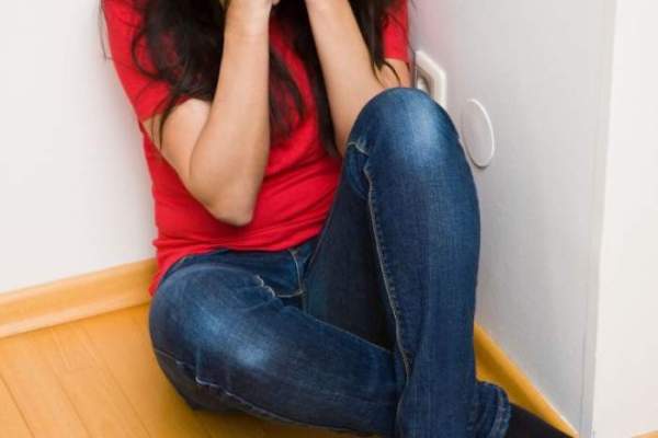 Tânăr de 30 ani din Piatra Neamț, ucis de o adolescentă pe care voia să o violeze. Tânăra de 16 ani fusese sechestrată de individ