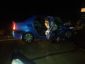 O femeie a murit miercuri seară într-un grav accident în Argeș. Alte trei persoane au fost rănite, după ce mașina în care se aflau a intrat într-un TIR