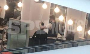 Steliano Filip, înainte de meci, se relaxează la salonul de înfrumusețare. Dinamovistul, uită de problemele financiare ale clubului sportiv doar cu o serie de shopping  făcut la cel mai înalt nivel / PAPARAZZI