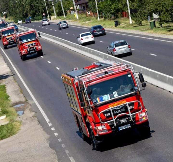 Cei 142 de pompieri români plecați să ajute la stingerea incendiilor au ajuns în Grecia / FOTO