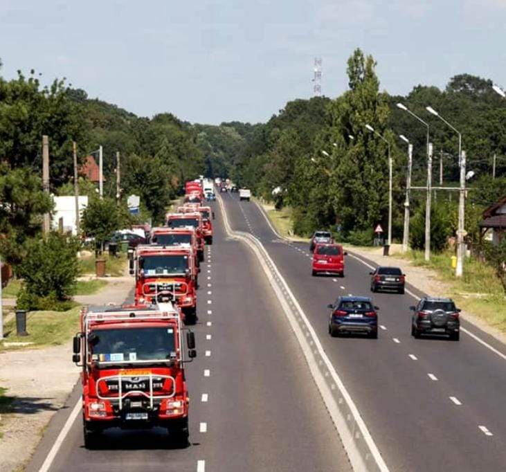 Cei 142 de pompieri români plecați să ajute la stingerea incendiilor au ajuns în Grecia / FOTO