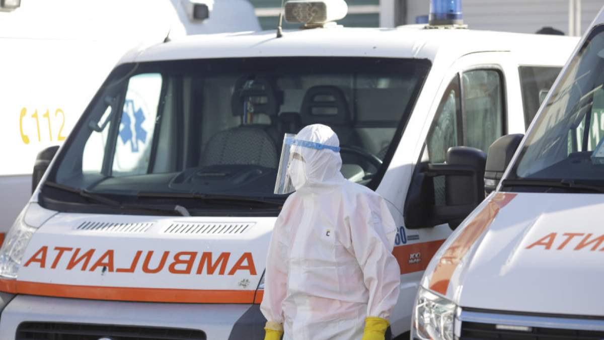 A murit, după ce a refuzat să fie internat Tragedie în curtea spitalului Rădăuți! Un bărbat infectat cu COVID-19 a refuzat să fie internat, iar la scurt timp a murit chiar în incinta acestuia