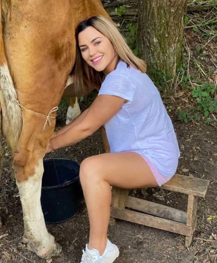 carmen de la salciua cu vaca