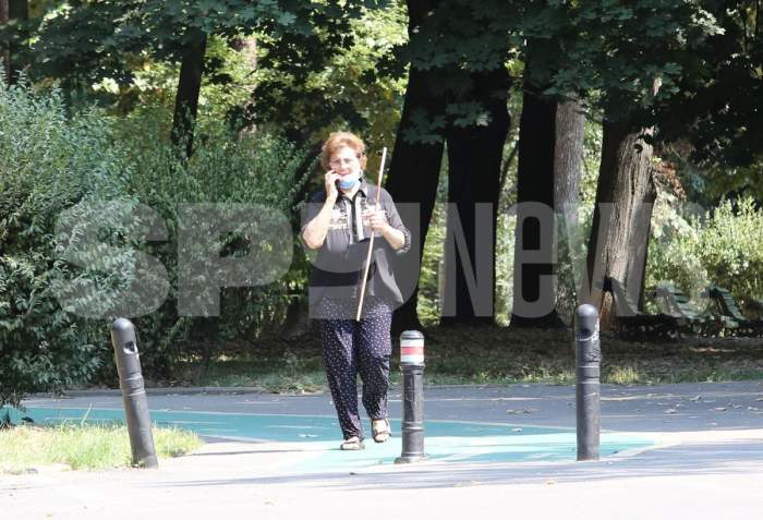 Irina Loghin, mereu energică chiar și la 82 de ani. Interpreta face mișcare în parc în fiecare zi / PAPARAZZI