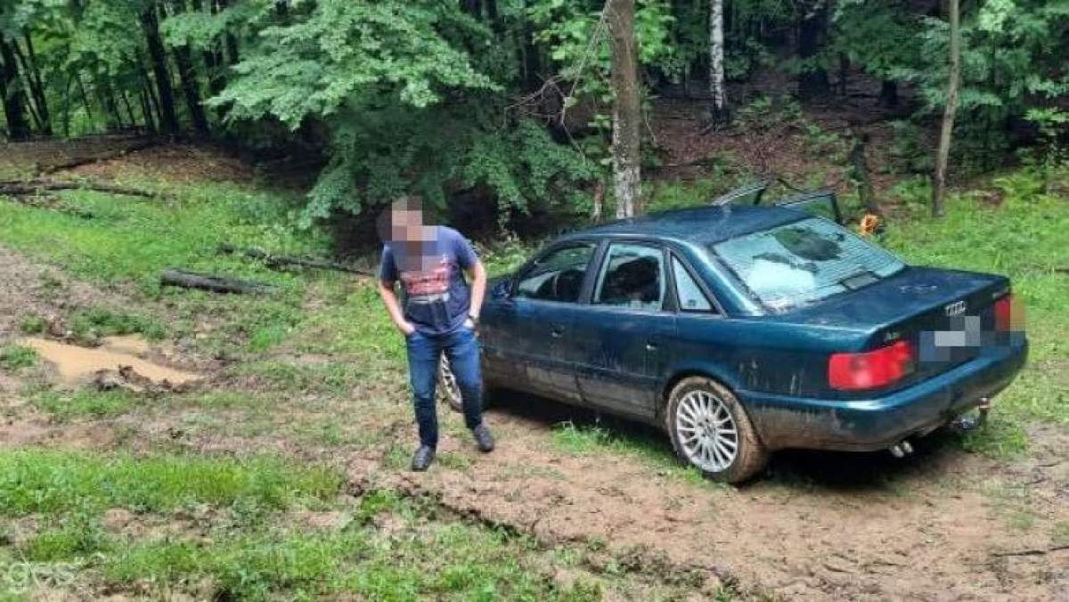 Patru turiști maghiari au rămas blocați pe un drum forestier din Argeș. Cum au fost găsiți de salvamontiști