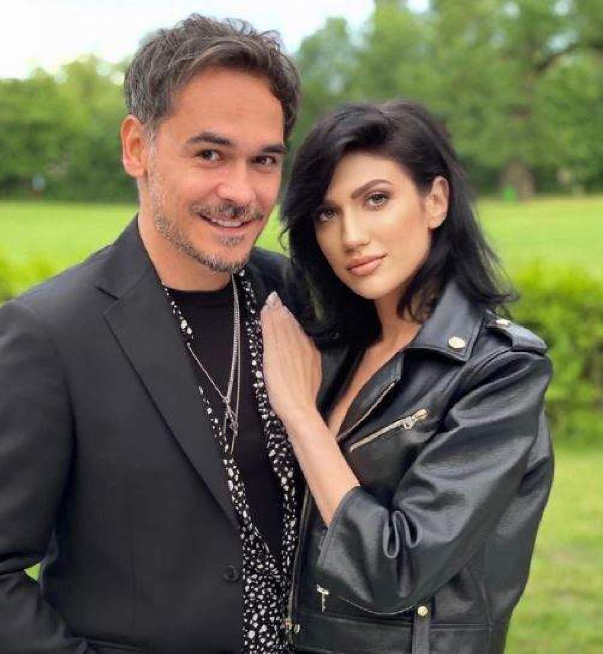Răzvan Simion și Daliana Răducan, îmbrăcați în negru