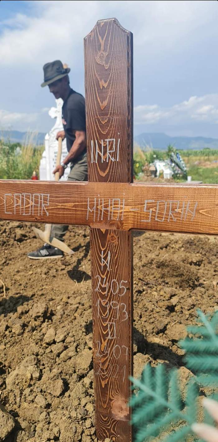 Ursul care l-a omorât pe Mihai Cadar, tânărul cioban, a fost găsit fără viață în pădure. Ce s-a găsit în apropierea animalului mort