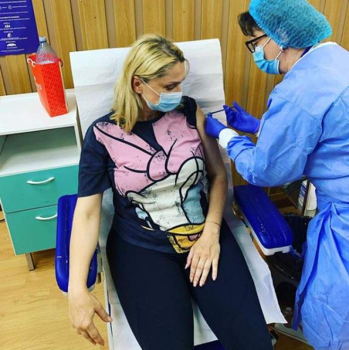 Cristina Cioran, din nou în atenția internauților după ce s-a vaccinat anti-COVID: „Sper că nu o să alăptezi” / FOTO