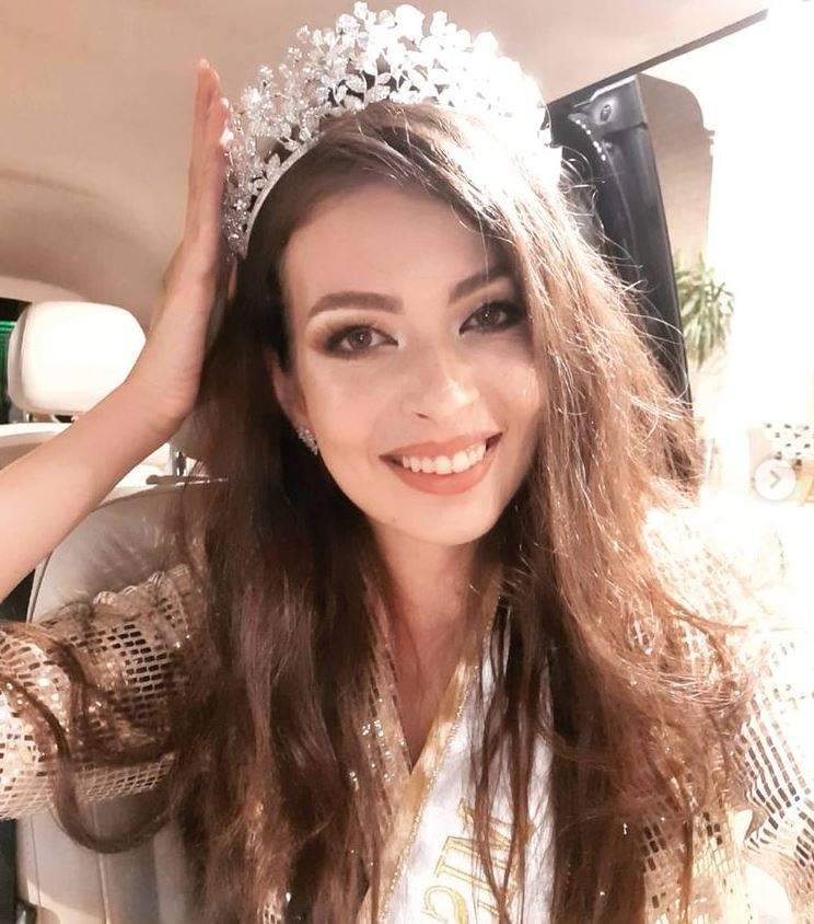 Cine este Carmina Olimpia Cotfas, câștigătoarea Miss Universe România 2021. Tânăra are doar 21 de ani