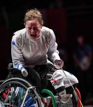 Povestea impresionantă a lui Beatrice Vio, câștigătoarea aurului la Jocurile Paralimpice. Tânăra practică scrima, deși nu are mâini și picioare