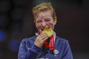 Povestea impresionantă a lui Beatrice Vio, câștigătoarea aurului la Jocurile Paralimpice. Tânăra practică scrima, deși nu are mâini și picioare
