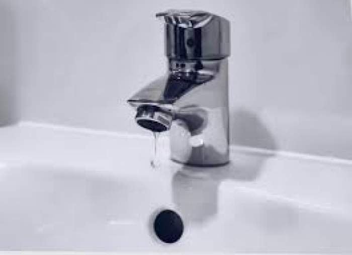 Un robinet prin care nu curge apă