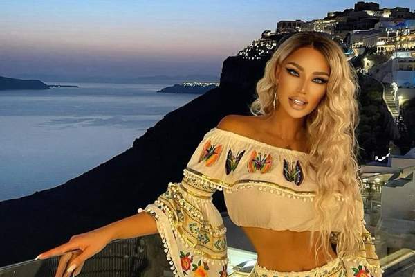Bianca Drăgușanu, o nouă vacanță după escapada din Santorini. Cu cine a ales blondina să plece iar din țară: ”Credeați că singurică?”