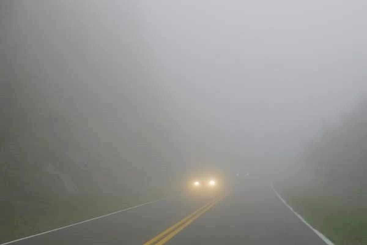 Anunț de ultimă oră de la ANM! Cod galben de ceață pentru mai multe zone din țară. Viteza este redusă considerabil
