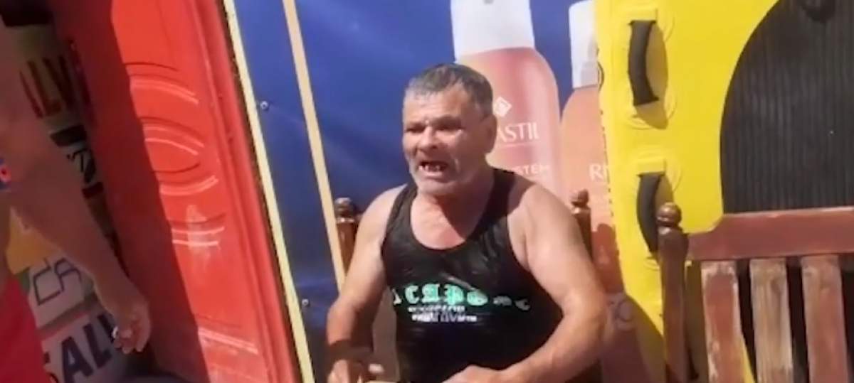 Un bărbat beat i-a certat pe salvamari pentru că l-au salvat de la înec, în Costinești: ”Mi-ai udat țigările” / FOTO