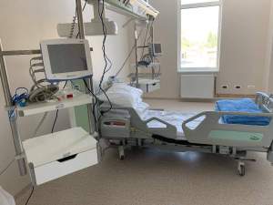 Asistentul medical suspectat că l-a lovit mortal pe pacientul centrului de recuperare de la Călineşti a fost reținut