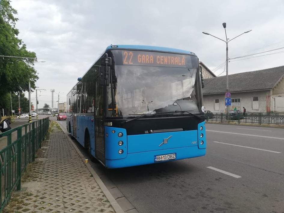 Un șofer de autobuz din Oradea a fost bătut de 7 adolescenți, după ce le-a cerut să poarte măști de protecție. Bărbatul a avut nevoie de ingrijiri medicale