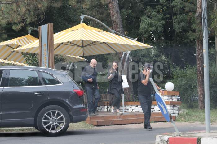 Familia și prietenii actori, prezenți la parastasul lui Ion Caramitru. Primele imagini de la evenimentul care-l comemorează pe artist / PAPARAZZI