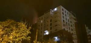 Alertă maximă în Capitală, după ce un bloc din Sectorul 1 a luat foc. Pompierii intervin de urgență