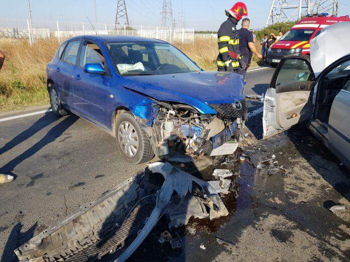 Accident cumplit în Dâmbovița! Cinci persoane sunt grav rănite, după impactul dintre două mașini / FOTO